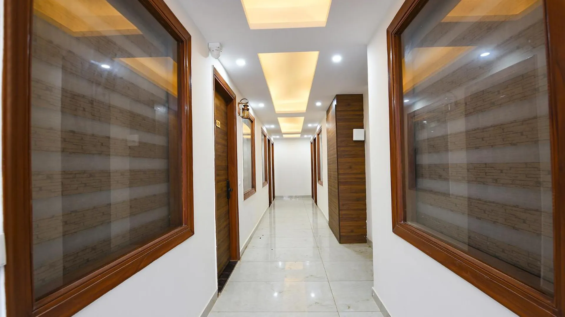 Hotell Fabhotel Sk Residency Gurgaon